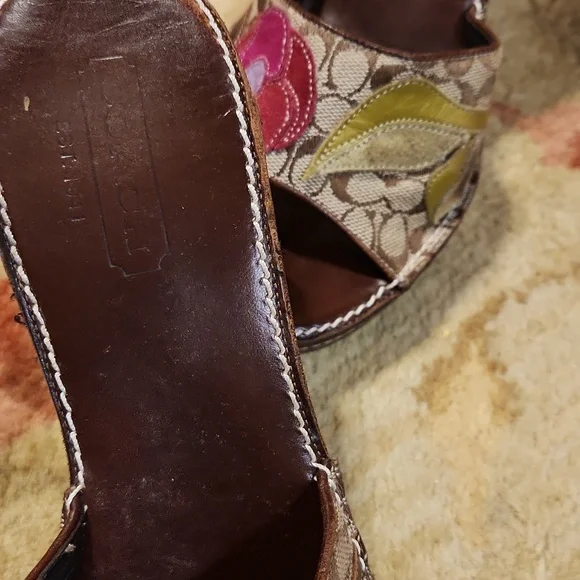 COACH Katalina, brown leather sandal, size 7. - Picture 7 of 11